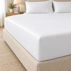 Drap-housse hôtel blanc en percale de coton 200 TC sur lit double